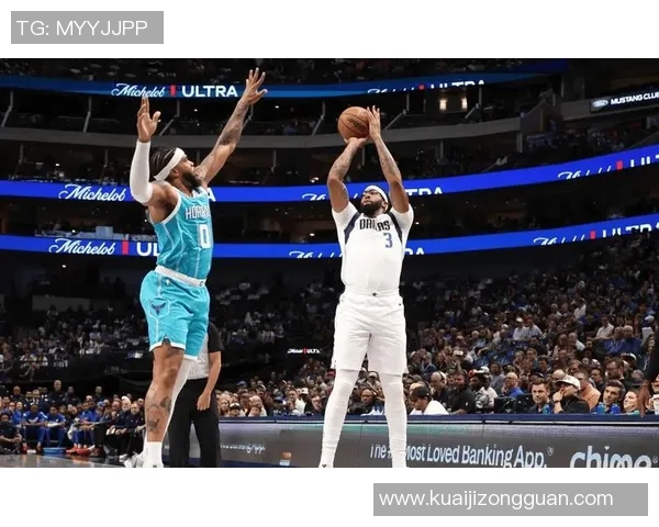 雷霆与黄蜂激战12月12日NBA赛场精彩对决回顾