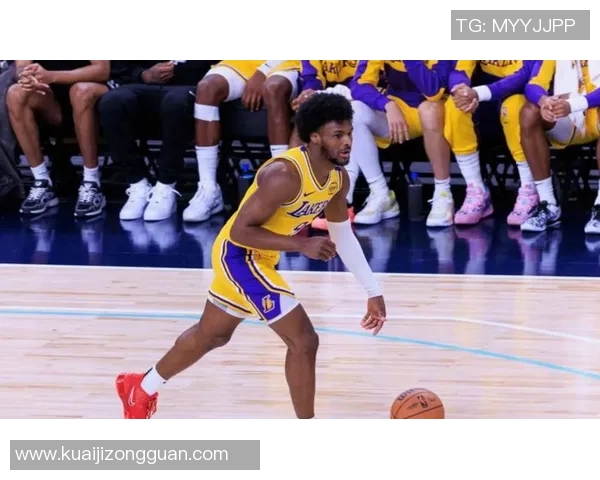 湖人对阵森林狼精彩全场录像回顾2月3日比赛亮点分析 湖人对阵森林狼精彩全场录像回顾2月3日比赛亮点分析